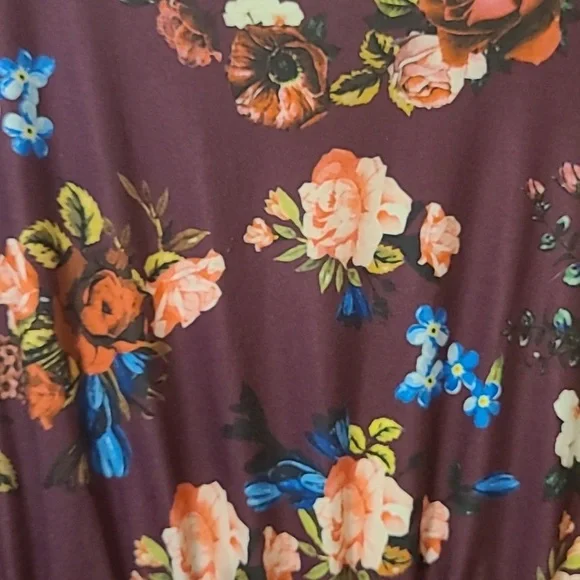 Floral Burgundy Dress Size Large With Hidden Side Pockets - Picture 2 of 5